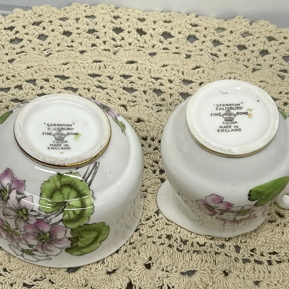 Vintage Salisbury Fine Bone China Sugar Bowl Creamer Geranium Gold Trim England